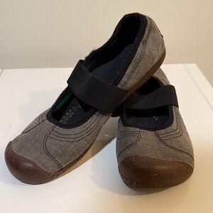 Keen Women's Sienna Gray and Brown Mary Jane Flats size 8.5